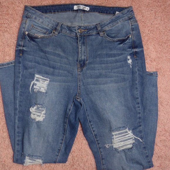PLUS SIZE! distressed skinny leg jeans size 14 - Picture 2 of 3